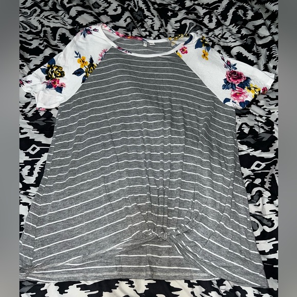 Tee - Picture 1 of 1